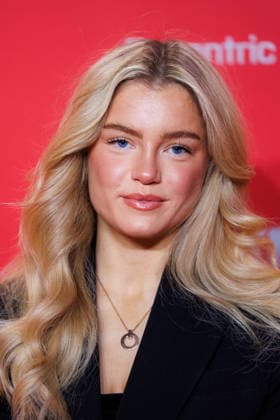 Award 27 GQ Men of the Year Award 2025 Emma Svenningson at the 27 GQ Men of the Year Award at the Metropol on 27 11 2025 inBerlin Copyright: xEventpressxKochanx