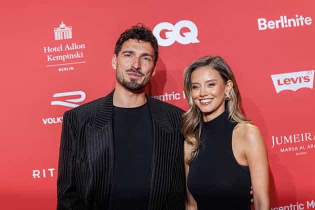 Award 27 GQ Men of the Year Award 2025 Mats Hummels and Nicola Cavanis at the 27 GQ Men of the Year Award at the Metropol on 27 11 2025 inBerlin Copyright: xEventpressxKochanx