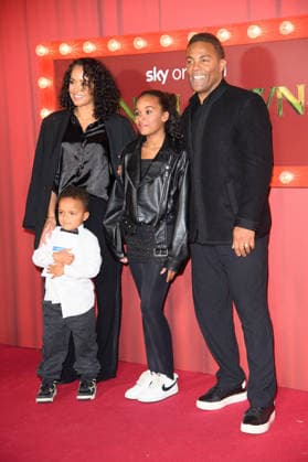 Tinsel Town World Premiere at Vue, Leicester Square, London, UK Ray Fearon and family attends The Tinsel Town World Premiere at Vue, Leicester Square in London, England, UK on Thursday 27 November, 2025., Credit:Justin Ng Avalon UK, England, London, Vue, Leicester Square  Copyright: xJustinxNgx xAvalonx 1055044210