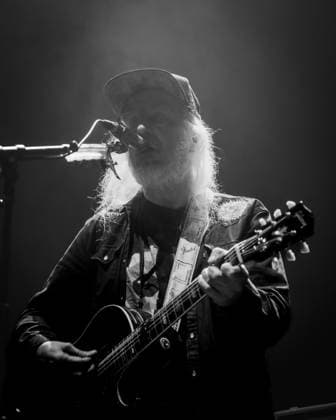 J Masics Konzert in Glasgow J Masics supporting My Bloody Valentine at the Ovo Hydro in Glasgow on 27 November 2025. J Masics supporting My Bloody Valentine performing at the Ovo Hydro in Glasgow on 27 November 2025. Joseph Donald Mascis Jr., better known as J Mascis, is an American musician who is the singer, guitarist and main songwriter for the alternative rock band Dinosaur Jr., Credit:Adam Hampton-Matthews Avalon  Copyright: xAdamxHampton-Matthewsx xAvalonx 1055053117