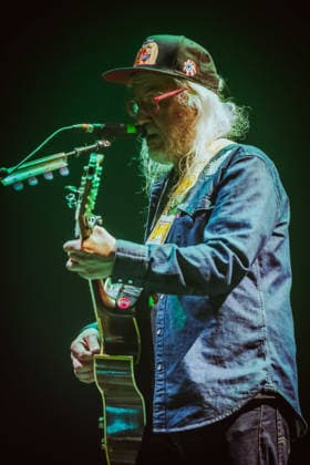 J Masics Konzert in Glasgow J Masics supporting My Bloody Valentine at the Ovo Hydro in Glasgow on 27 November 2025. J Masics supporting My Bloody Valentine performing at the Ovo Hydro in Glasgow on 27 November 2025. Joseph Donald Mascis Jr., better known as J Mascis, is an American musician who is the singer, guitarist and main songwriter for the alternative rock band Dinosaur Jr., Credit:Adam Hampton-Matthews Avalon  Copyright: xAdamxHampton-Matthewsx xAvalonx 1055053131