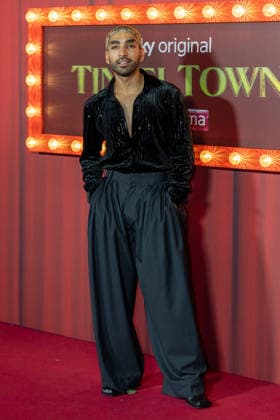 Tinsel Town film premiere Guests attend Tinsel Town film premiere in Leicester Square Featuring: Mawaan Rizwan Where: London, United Kingdom When: 27 Nov 2025 Credit: Phil Lewis WENN London United Kingdom Copyright: xPhilxLewis WENNx wenn40810547 PLAAx wenn40810547