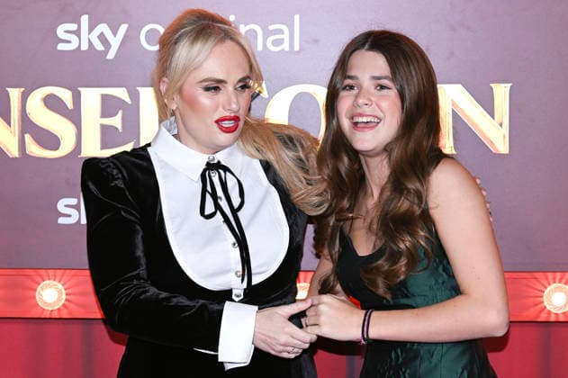 Rebel Wilson and Teddy Williams at the premiere of the Sky film Tinsel Town The Wonder of Stoneford at Vue Cinema West End London, 27 11 2025 Foto:xS.xVasx xFuturexImagex tinsel_5190