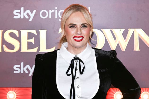 Rebel Wilson at the premiere of the Sky film Tinsel Town The Wonder of Stoneford at Vue Cinema West End London, 27 11 2025 Foto:xS.xVasx xFuturexImagex tinsel_5214