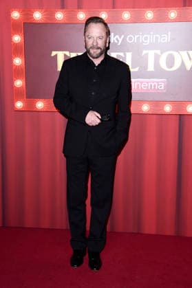 Kiefer Sutherland at the premiere of the Sky film Tinsel Town The Wonder of Stoneford at Vue Cinema West End London, 27 11 2025 Foto:xS.xVasx xFuturexImagex tinsel_5225