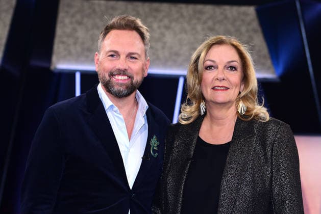 Steven Gaetjen and Bettina Tietjen on the NDR Talk Show on 28 11 2025 in Hamburg NDR Talk Show on 28 11 2025 in Hamburg