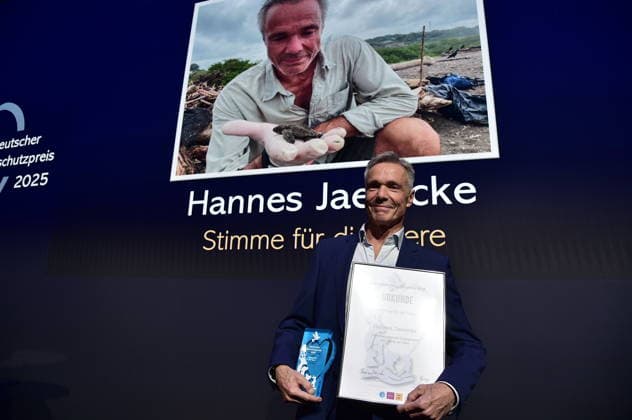 German Animal Welfare Award 2025 Hannes Jaenicke, Stimme fuer die Tiere, TierschutzPreis 2025 German Animal Welfare Award 2025 to be presented in Berlin Award for Hannes Jaenicke and volunteers at the Humboldt Carrre in Berlin on 28 11 2025 Photopress Mueller