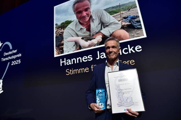 German Animal Welfare Award 2025 Hannes Jaenicke, Stimme fuer die Tiere, TierschutzPreis 2025 German Animal Welfare Award 2025 to be presented in Berlin Award for Hannes Jaenicke and volunteers at the Humboldt Carrre in Berlin on 28 11 2025 Photopress Mueller