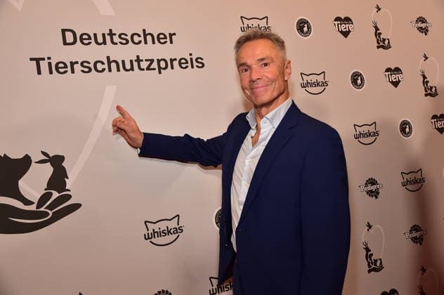 German Animal Welfare Award 2025 Hannes Jaenicke German Animal Welfare Award 2025 to be presented in Berlin Award for Hannes Jaenicke and volunteers at the Humboldt Carrre in Berlin on 28 11 2025 Photopress Mueller