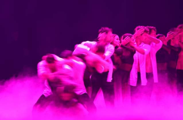 Let s Dance Live Tour 2025 in Erfurt EDITORIAL USE ONLY FOR EDITORIAL USE 28 11 2025, Erfurt, Messehalle, Let™s Dance Das Original Live Tour 2025 im Bild Dance performance by the professional dancers