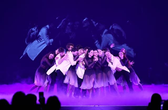 Let s Dance Live Tour 2025 in Erfurt EDITORIAL USE ONLY FOR EDITORIAL USE 28 11 2025, Erfurt, Messehalle, Let™s Dance Das Original Live Tour 2025 im Bild Dance performance by the professional dancers