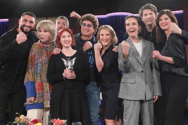 Agit Kabayel, Judy Winter, Micky Beisenherz, Lydia Benecke, Atze Schröder, Susan Link, Desiree Nosbusch, Sabin Tambrea and Alina Armonas Tambrea at the recording of the WDR talk show Kölner Treff at WDR Studio BS 3 Cologne, 28 11 2025 Foto:xR.xSchmiegeltx xFuturexImagex koelner_treff2811_5103
