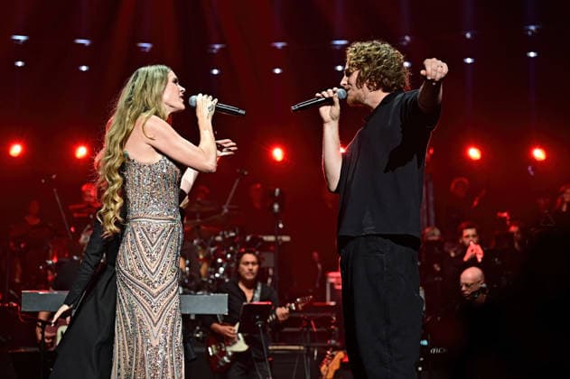 Night of the Proms 2025 Singer Joss Stone and singer Michael Schulte during a performance at the Night of the Proms 2025 on 28 11 2025 at the SAP Arena Mannheim 20251128MWI099769