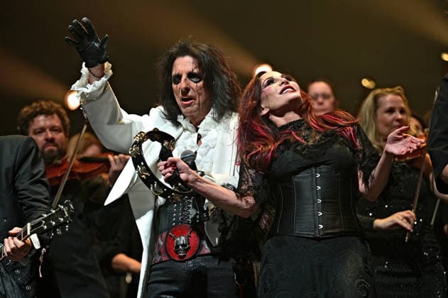 Night of the Proms 2025 Singer Alice Cooper and his wife Sheryl during a performance at the Night of the Proms 2025 on 28 11 2025 at the SAP Arena Mannheim 20251128MWI100754