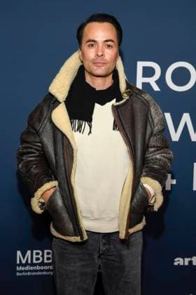 ABBberlin Nikolai Kinski actor as guest on the red carpet at the festival opening AROUND THE WORLD IN 14 FILMS at Cinestar Kino in der Kulturbrauerei Berlin on 28 11 2025 Berlin Germany