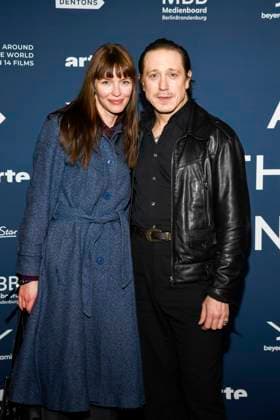 ABBberlin Mona Lüders and Timo Jacobs actor couple as guests on the red carpet at the festival opening AROUND THE WORLD IN 14 FILMS at Cinestar Kino in der Kulturbrauerei Berlin on 28 11 2025 Berlin Germany