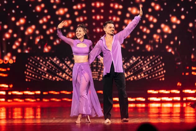 Ann Kathrin Bendixen and Zsolt Sandor Cseke at Let s Dance Die Live Tour 2025 in the Messehalle Erfurt, 28 11 2025 Foto:xM.xKremerx xFuturexImagex dance_5346