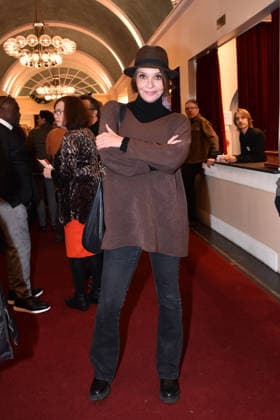 Anouschka Renzi at the Der Neurosen Kavalier Theater Premiere at Schlossparktheater on 29 11 2025 in Berlin Der Neurosen Kavalier Theater Premiere in Berlin