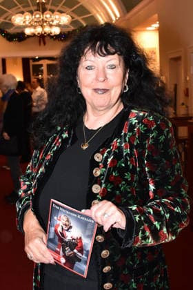 Heike Koefer at the Der Neurosen Kavalier Theater Premiere at Schlossparktheater on 29 11 2025 in Berlin Der Neurosen Kavalier Theater Premiere in Berlin