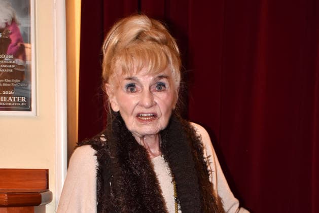 Waltraud Habicht at the Der Neurosen Kavalier Theater Premiere at Schlossparktheater on 29 11 2025 in Berlin Der Neurosen Kavalier Theater Premiere in Berlin