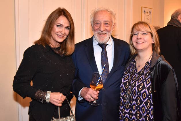 Christiane Zander, Dieter Hallervorden and Nathalie Hallervorden at the Der Neurosen Kavalier Theater Premiere at the Schlossparktheater on 29 11 2025 in Berlin Der Neurosen Kavalier Theater Premiere in Berlin