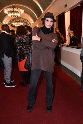 Anouschka Renzi at the Der Neurosen Kavalier Theater Premiere at Schlossparktheater on 29 11 2025 in Berlin Der Neurosen Kavalier Theater Premiere in Berlin