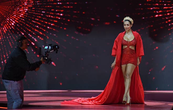 Mankind World AIDS day observance day red carpet and fashion show in Mumbai, India - 29 Nov 2025 Indian film actress Malaika Arora walks on the ramp as a show stopper during the Mankind World AIDS day observance fashion show by fashion designer Ashley Rebello titled Love in Mumbai. As a part of World AIDS day observance, the fashion show celebrated intimacy, expression and awareness on body positivity, safe choices and broke stigma around HIV and sexual wellness. Mumbai India Copyright: xAshishxVaishnavx xSOPAxImagesx AVaishnav_Mankind World AIDS day observance day red carpet and fashion show in Mumbai (21)