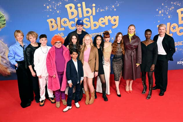 Heike Makatsch, Aithonas Avgoustakis, Carla Demmin, Nala, Shanti Celik, Fia Marie Lin, Philomena Amari, Balthazar Gyan Alexis Kuppuswamy, Friedrich Mücke, Rosalie Thomass with cast and crew at the premiere of the feature film Bibi Blocksberg Das große Hexentreffen at Mathäser Filmpalast Munich, 29 11 2025 Foto:xR.xHeinex xFuturexImagex bibi_5114