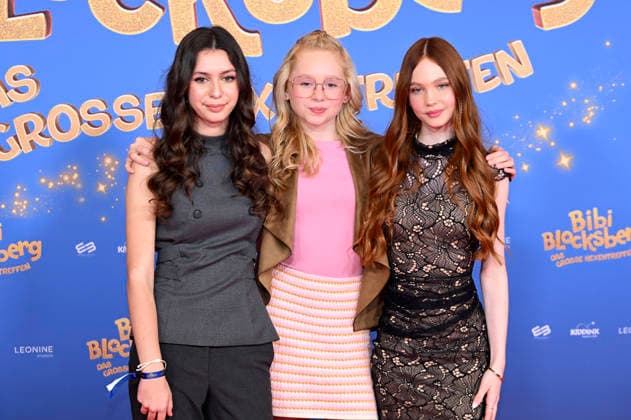 Carla Demmin, Nala and Philomena Amari at the premiere of the movie Bibi Blocksberg Das große Hexentreffen at Mathäser Filmpalast Munich, 29 11 2025 Foto:xR.xHeinex xFuturexImagex bibi_5124