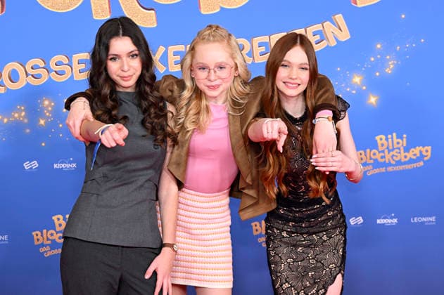 Carla Demmin, Nala and Philomena Amari at the premiere of the movie Bibi Blocksberg Das große Hexentreffen at Mathäser Filmpalast Munich, 29 11 2025 Foto:xR.xHeinex xFuturexImagex bibi_5125