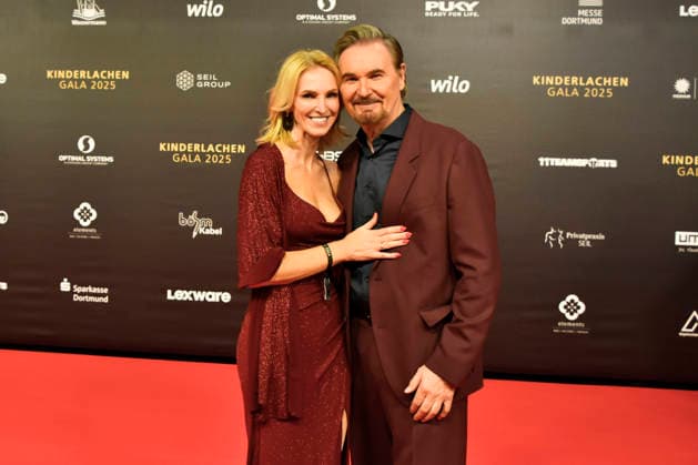 ABBdortmund Nick P Nikolaus Presnik , Karin Presnik Sanger as guests on the red carpet at the Kinderlachen Gala 2025 in the Westfalenhalleon 29 11 2025 in Dortmund NRW Germany
