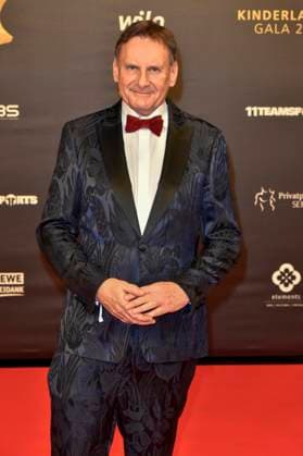 ABBdortmund Peter Illmann presenter as a guest on the red carpet at the Kinderlachen Gala 2025 in the Westfalenhalleon 29 11 2025 in Dortmund NRW Germany