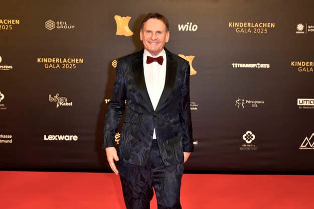 ABBdortmund Peter Illmann presenter as a guest on the red carpet at the Kinderlachen Gala 2025 in the Westfalenhalleon 29 11 2025 in Dortmund NRW Germany