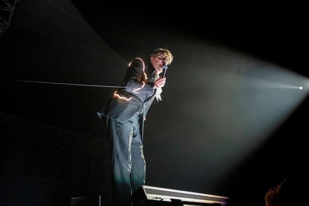 The Hives performing live at Alexandra Palace, London, 29 November 2025 The Hives performing live at Alexandra Palace, London, 29 November 2025 The Hives are a Swedish rock band that rose to prominence in the early 2000s during the garage rock revival. Their mainstream success came with the release of the album Veni Vidi Vicious, containing the anthem Hate to Say I Told You So . The band have been acclaimed by music critics as one of the best live rock bands in current music. This is their The Hives Forever Forever The Hives - World Tour 2025, Credit:Dafydd Owen Avalon Alexandra Palace, London  Copyright: xDafyddxOwenx xAvalonx 1055520169