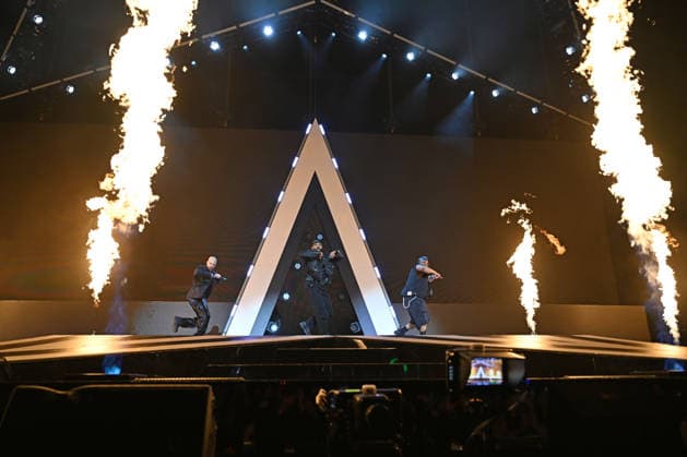 JLS performing at O2 Arena in London LONDON, ENGLAND - NOVEMBER 29: OritsÃ Williams, JB Gill and Marvin Humes of ˜JLS™ performing at O2 Arena, Greenwich on November 29, 2025 in London, England. CAP MAR MAR Great Britain Copyright: xMartinxHarris CapitalxPicturesx