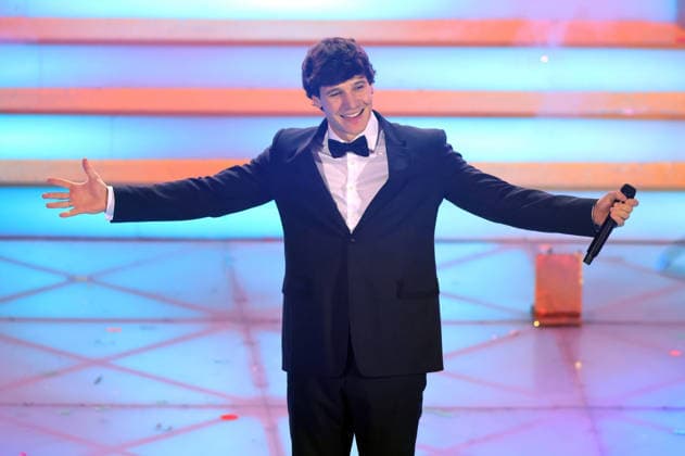 ARD: Das Adventsfest der 100.000 Lichter . Sänger Wincent Weiss während der ARD Fernsehshow Das Adventsfest der 100.000 Lichter am 29.11.2025 in Suhl. 20251129SBK0017
