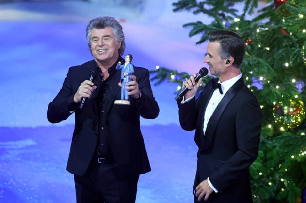 ARD Das Adventsfest der 100 000 Lichter TV presenter Florian Silbereisen and singer Andy Borg during the ARD TV show Das Adventsfest der 100 000 Lichter on 29 11 2025 in Suhl 20251129SBK0098
