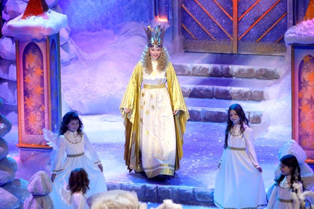 The Nuremberg Christ Child Nora Falk in the ARD TV show Das Adventsfest der 100 000 Lichter 2025 at the Congress Center Suhl Suhl, 29 11 2025 Foto:xAgenturxWehnertx xGränzdörferx xFuturexImagex advendsfest_5177