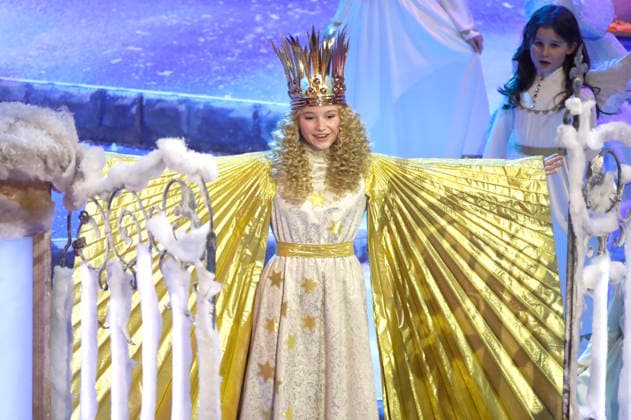 The Nuremberg Christ Child Nora Falk in the ARD TV show Das Adventsfest der 100 000 Lichter 2025 at the Congress Center Suhl Suhl, 29 11 2025 Foto:xAgenturxWehnertx xGränzdörferx xFuturexImagex advendsfest_5178