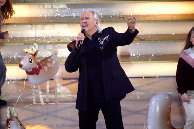 Johnny Logan in the ARD TV show Das Adventsfest der 100 000 Lichter 2025 at the Congress Center Suhl Suhl, 29 11 2025 Foto:xAgenturxWehnertx xGränzdörferx xFuturexImagex advendsfest_5182