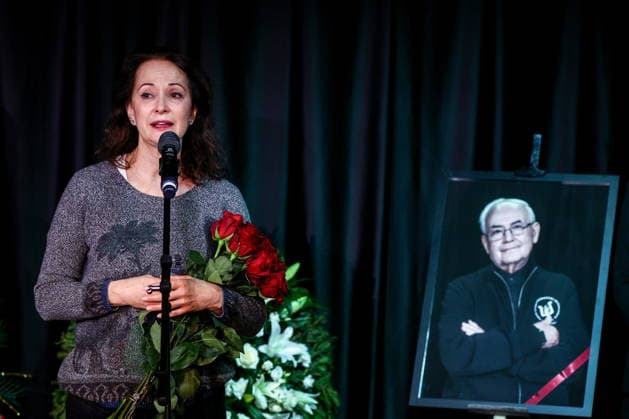 RUSSIA, MOSCOW - NOVEMBER 30, 2025: Actress Olga Kabo attends a farewell ceremony for the late actor Vsevolod Shilovsky at Shilovsky Moscow Theatre Studio. Vsevolod Shilovsky passed away on 26 November 2025 at the age of 87. Moscow Russia  - ZUMAt113 20251130_zaa_t113_153 Copyright: xSergeixBulkinx