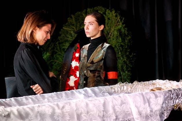 RUSSIA, MOSCOW - NOVEMBER 30, 2025: Actress Kristina Aivazovskaya (L) attends a farewell ceremony for the late actor Vsevolod Shilovsky at Shilovsky Moscow Theatre Studio. Vsevolod Shilovsky passed away on 26 November 2025 at the age of 87. Moscow Russia  - ZUMAt113 20251130_zaa_t113_161 Copyright: xSergeixBulkinx