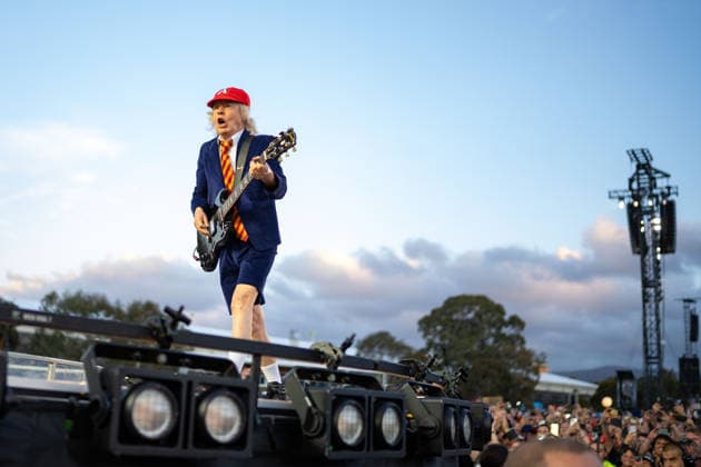 November 30, 2025, Adelaide, South Australia, Australia: AC DC Lead guitarist ANGUS YOUNG on Sunday at the BP Ultimate Adelaide Grand Final. Adelaide Australia - ZUMAf186 20251130_zsp_f186_092 Copyright: xJamesxForresterx