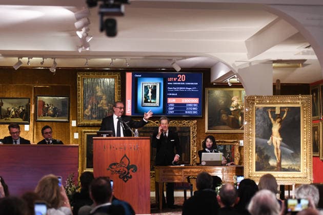 Rubens Painting Christ on the Cross Sold for Ä2.3 Million - Versailles The painting Christ on the Cross (Le Christ en croix, 1614–1615) by Flemish master Peter Paul Rubens was sold for Ä2.3 million at an auction in Versailles, France, on November 30, 2025. After being found in a private Paris mansion, the painting shocked the art world and drew major attention from international collectors, museums, and historians. Photo by Florian Poitout ABACAPRESS.COM Versailles France  Copyright: xPoitoutxFlorian ABACAx