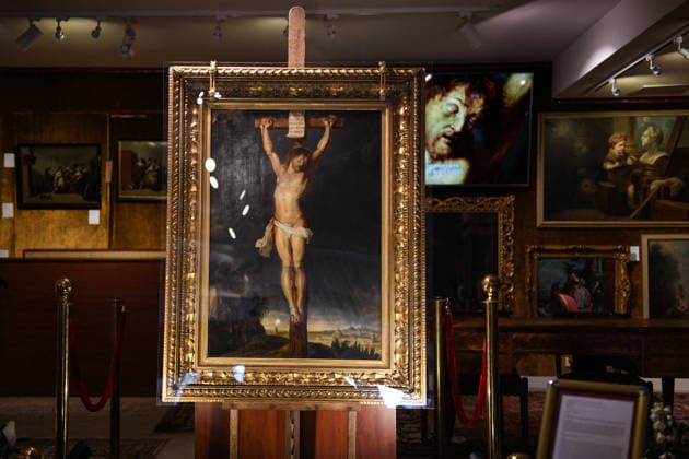 Entertainment Bilder des Tages Rubens Painting Christ on the Cross Sold for Ä2.3 Million - Versailles The painting Christ on the Cross (Le Christ en croix, 1614–1615) by Flemish master Peter Paul Rubens was sold for Ä2.3 million at an auction in Versailles, France, on November 30, 2025. After being found in a private Paris mansion, the painting shocked the art world and drew major attention from international collectors, museums, and historians. Photo by Florian Poitout ABACAPRESS.COM Versailles France  Copyright: xPoitoutxFlorian ABACAx