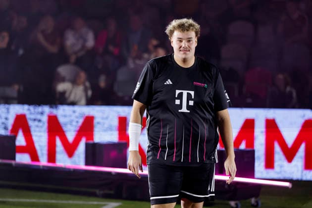Soccer influencer Amin Belhadj aka Aminho Team Komm Mit at Telekom Starkick 2025 in the Telekom Dome Numerous soccer legends, celebrities, influencers and stars kicked for a good cause on the small pitch Bonn, 30 11 2025 NRW Germany Copyright: xChristophxHardtx