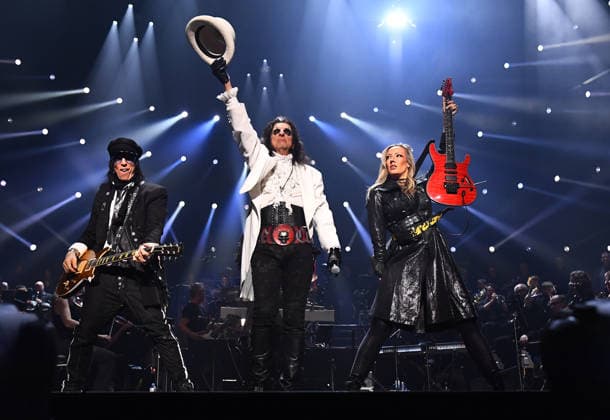 Night of the Proms 2025 am 30.11.2025 in der Rudolf Weber-Arena in Oberhausen Tommy Henriksen, Alice Cooper und Nita Strauss Die Night of the Proms ist eine Konzertreihe des Antwerp Philharmonic Orchestra unter der Leitung von Alexandra Arrieche, bei der klassische Musik mit Popmusik zusammentrifft. Nordrhein-Westfalen Deutschland