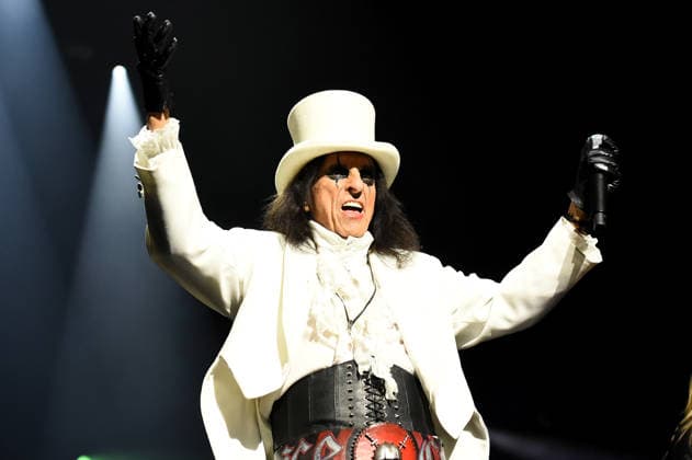 Night of the Proms 2025 am 30.11.2025 in der Rudolf Weber-Arena in Oberhausen Alice Cooper Die Night of the Proms ist eine Konzertreihe des Antwerp Philharmonic Orchestra unter der Leitung von Alexandra Arrieche, bei der klassische Musik mit Popmusik zusammentrifft. Nordrhein-Westfalen Deutschland