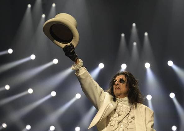 Oberhausen Night Of The Proms FOR EDITORIAL PURPOSES ONLY EDITORIAL USE ONLY p Alice Cooper at Night Of The Proms on Sunday, November 30, 2025, at the Arena in Oberhausen Oberhausen Copyright UwexErnst Copyright: UwexErnst doc83hrjvq0h9dd376d777 ,EDITORIAL USE ONLY Copyright: UwexErnst