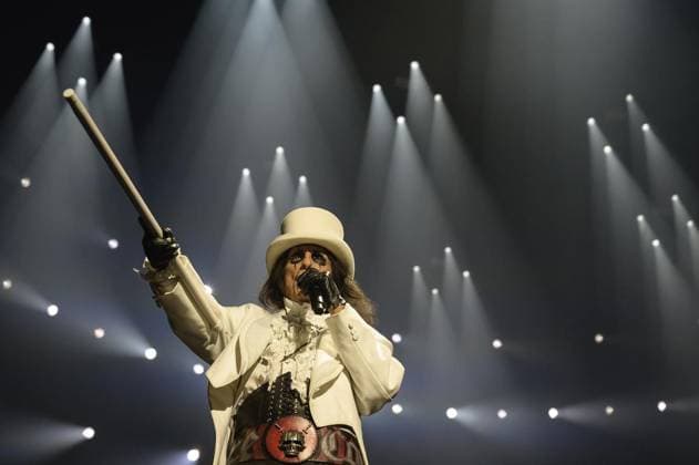 Oberhausen Night Of The Proms FOR EDITORIAL PURPOSES ONLY EDITORIAL USE ONLY p Alice Cooper at Night Of The Proms on Sunday, November 30, 2025, at the Arena in Oberhausen Oberhausen Copyright UwexErnst Copyright: UwexErnst doc83hrjwz30344p36umc0 ,EDITORIAL USE ONLY Copyright: UwexErnst